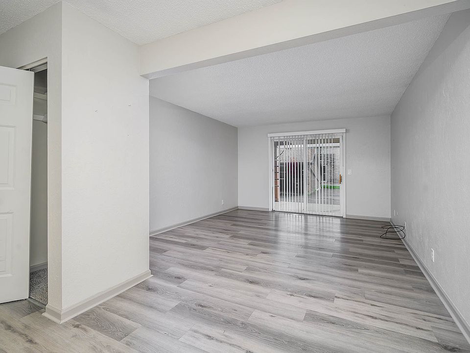 1st image of 5544 Cresthaven Ln #B