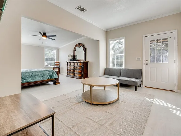 8123 Shelley Trl — Photo 10