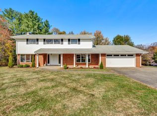 101 Woodmere Dr, Vinton, VA 24179