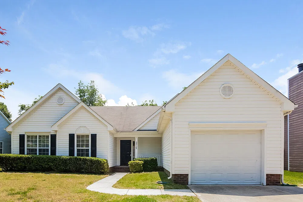 3 bed, 2.0 bath, 1565 sqft, $2,700 — Photo 1