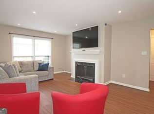 38 Larue Pl NW, Atlanta, GA 30327