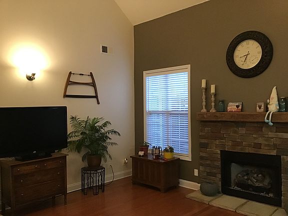 5th image of 7542 Willow Spring Dr