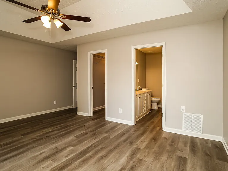 3029 Lexington Ave — Photo 10