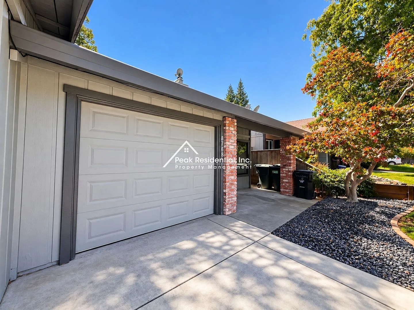 Spacious Orangevale 2bd/2ba Duplex with 1 Car Garage — Photo 2
