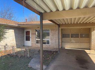 802 8th St, Barling, AR 72923