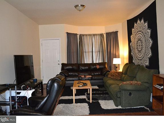 3rd image of 119 Jefferson Ave