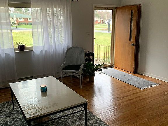 3rd image of 1116 Woodland Dr