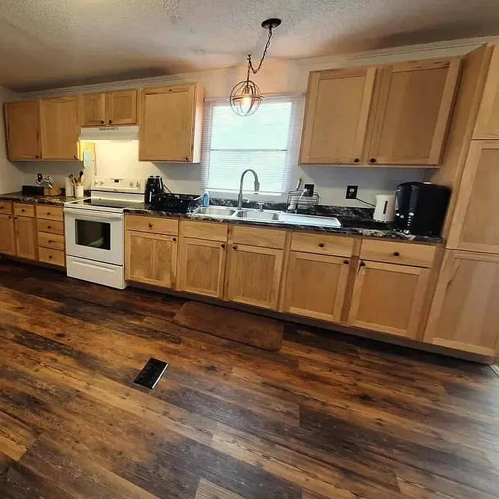 3 bed, 2000 sqft, $1,300 — Photo 2