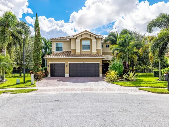 8110 Santalo Cove Ct, Boynton Beach, FL 33473