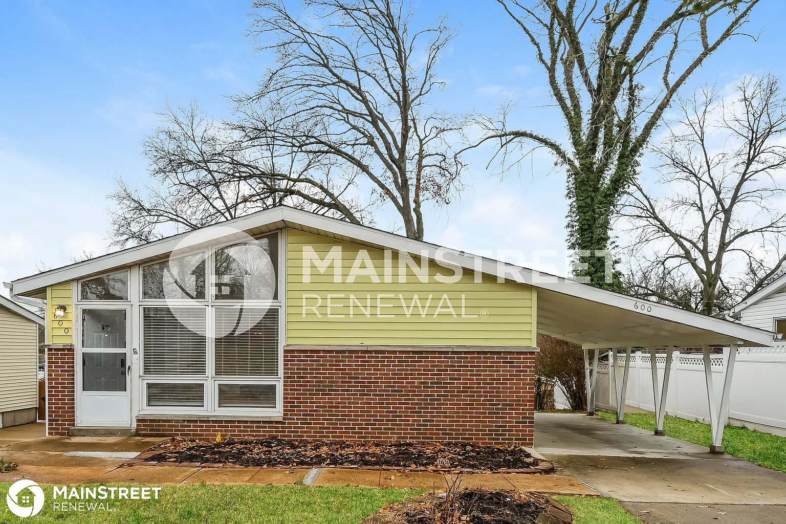 600 Acorn Dr photo 1
