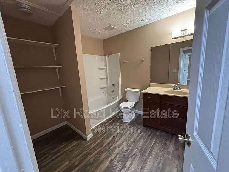 460 Peyton Dr — Photo 27