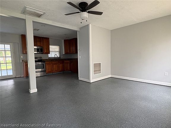 2nd image of 1817 Sandra Blvd