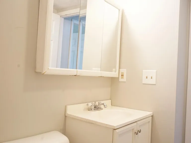 Full bathroom on second floor