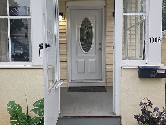 3rd image of 1006 Park St #2