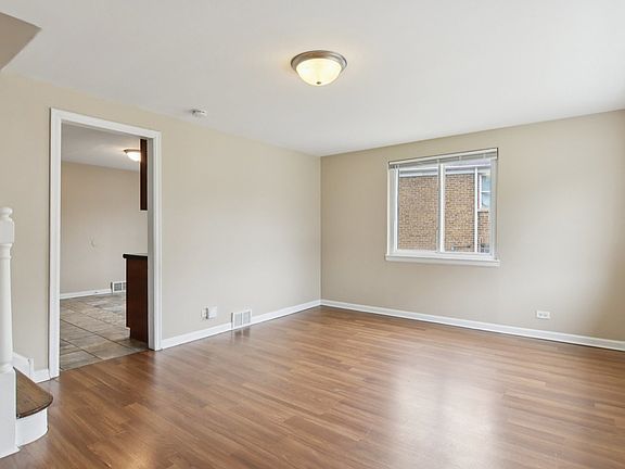 5th image of 9832 S Oglesby Ave