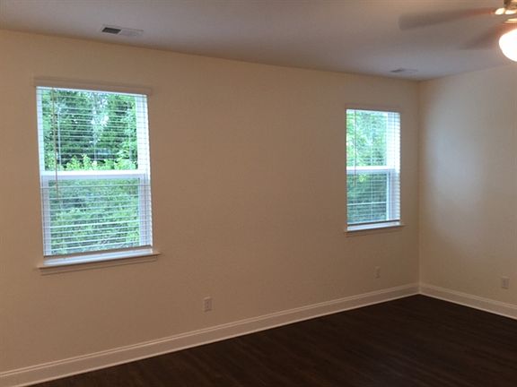 4th image of 102 Doral Blue Dr