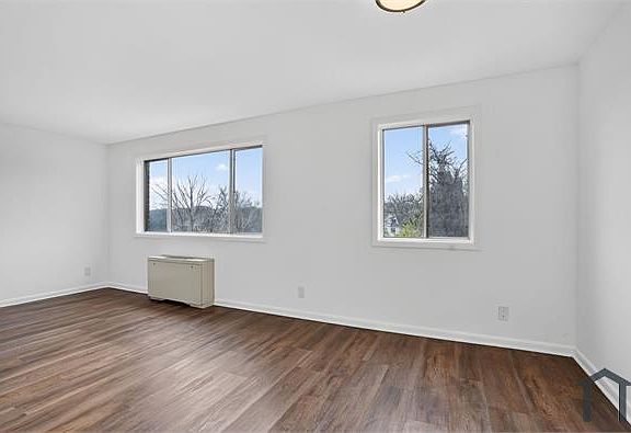3rd image of 4570 Macarthur Blvd NW APT 208