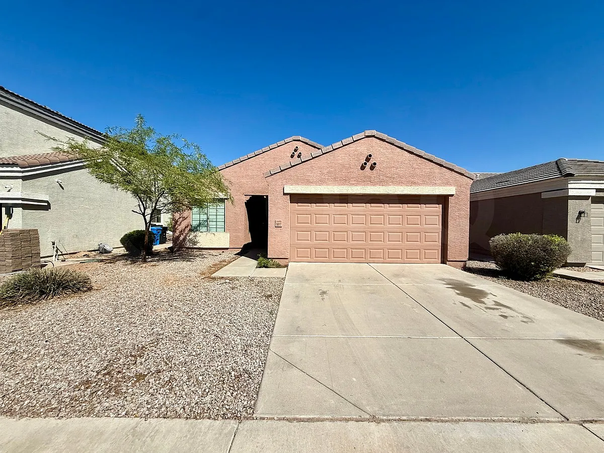 3 bed, 2.0 bath, 1310 sqft, $1,850 — Photo 3