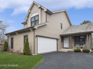 2236 Brookside Ct, Aurora, IL 60502