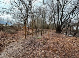 1846 N Creek Rd #8, Lake View, NY 14085