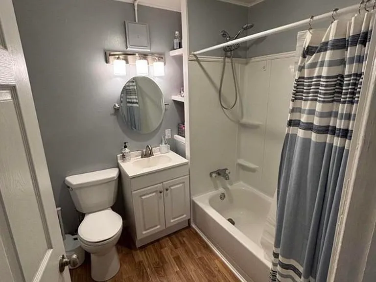 112 S Stewart Ave — Photo 5