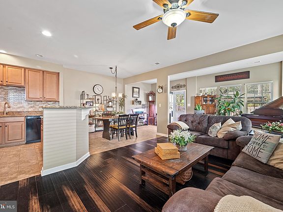 5th image of 419 Alexia Ln