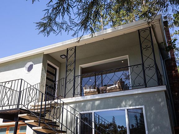 2nd image of 3076 Oak Knoll Dr