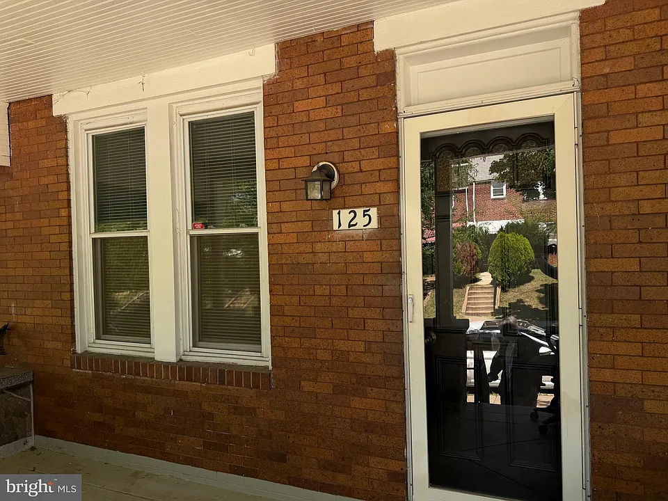 125 N Monastery Ave