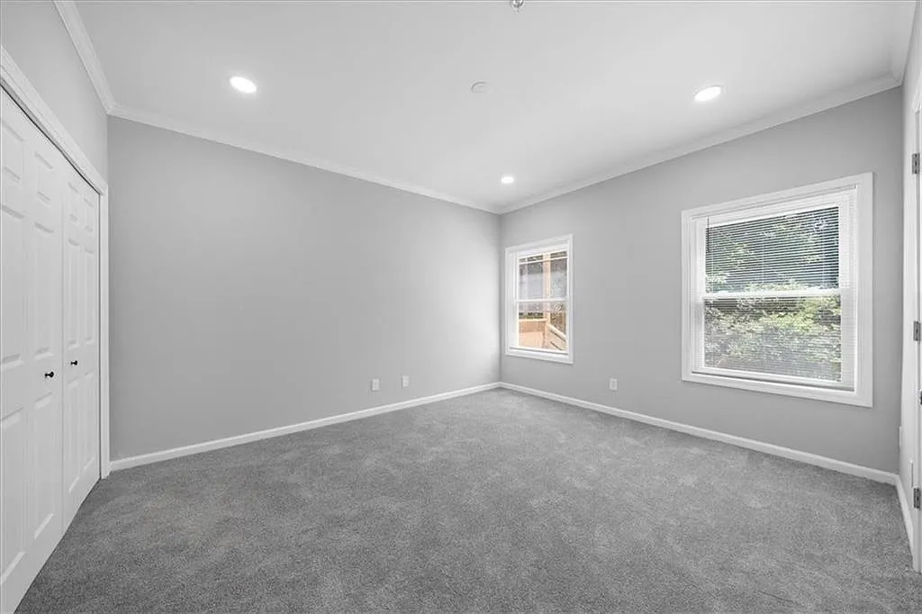 1 bed, 1.0 bath, 900 sqft, $1,900 — Photo 3