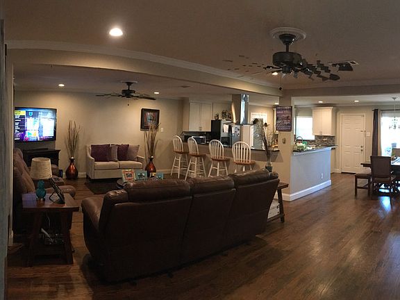 5th image of 4048 Charter Dr