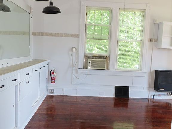 3rd image of 1249 Northampton St #C