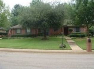 2 Woodbox Dr, Henderson, TX 75652