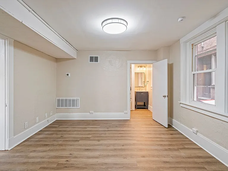 1680 Potomac Avenue — Photo 4