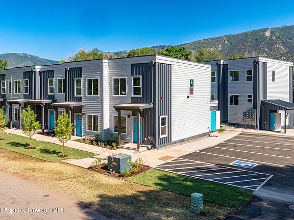 2nd image of 619 Overlin Dr #2