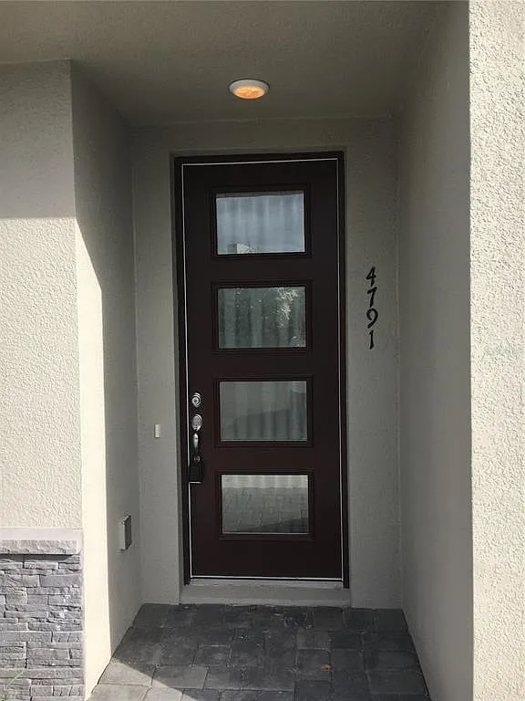 3 bed, 2.5 bath, 1379 sqft, $1,999 — Photo 3