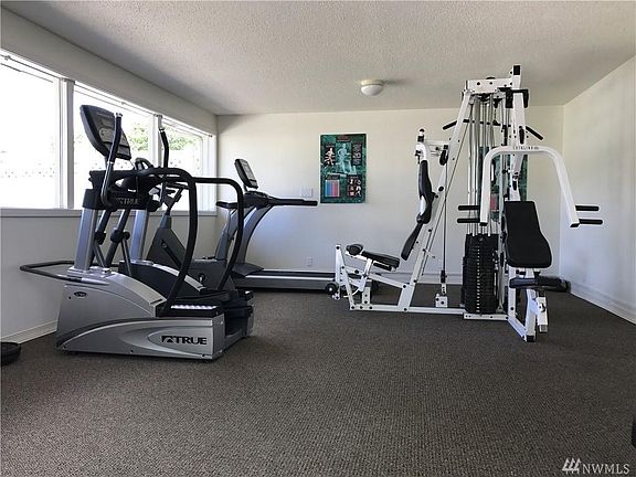 5th image of 12700 NE 8th St #209
