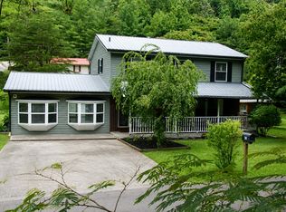387 Left Penhook Rd, Harold, KY 41635