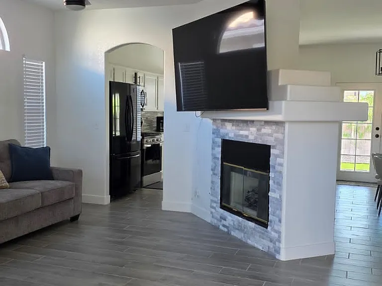 Silver Lantern Dr — Photo 20