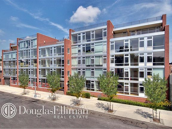 5th image of 475 Sterling Pl APT 4A