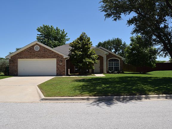 2nd image of 406 Wrought Iron Dr