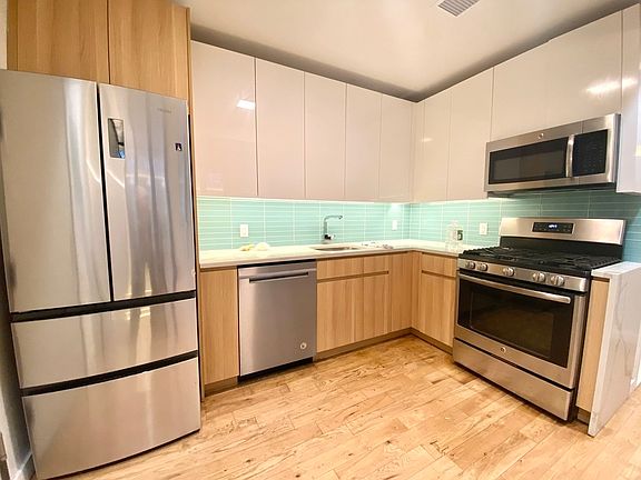 3rd image of 640 W 238th St #1