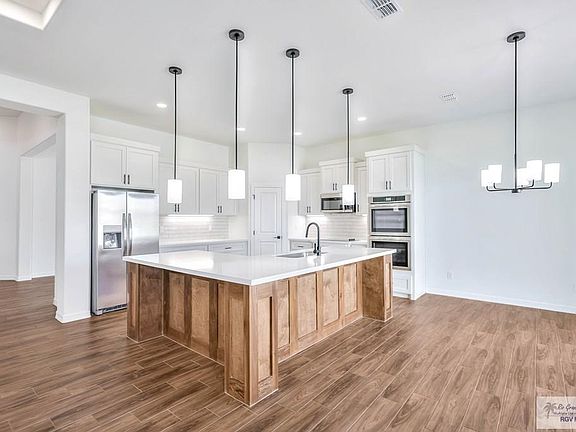 4th image of 6209 Willow Wood Ln