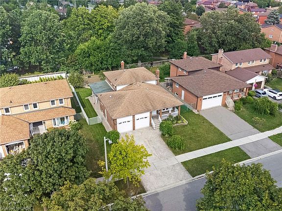 3rd image of 2535 Privet Cres