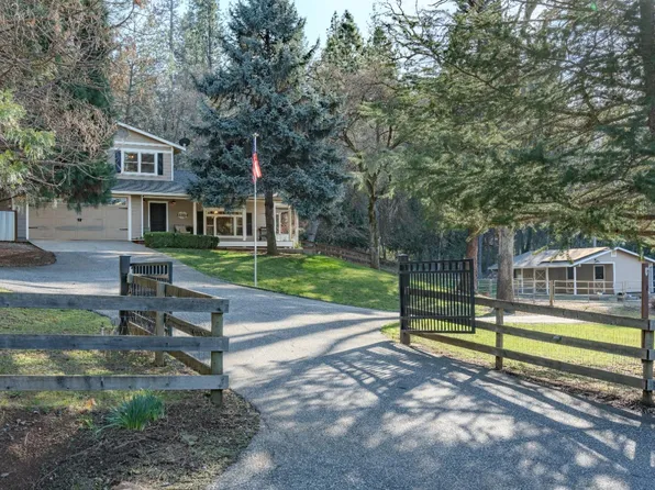 10215 Quail Creek Rd, Grass Valley, CA 95949