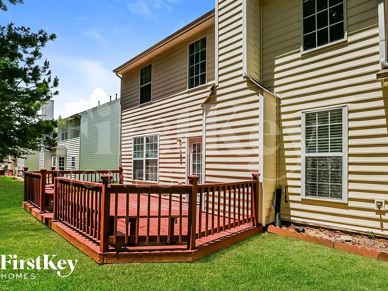 235 Lazy Willow Ln — Photo 15