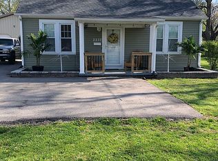2237 E Riverside Dr, Evansville, IN 47714