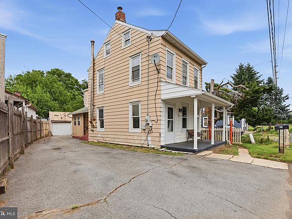 2nd image of 25 Water St