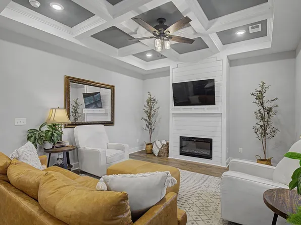 959 Alton Dr, Clarksville, TN 37043