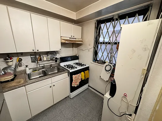 Sold by Skyline Residential & Commercial Inc | media 6