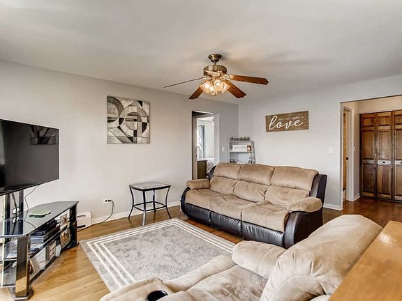 2nd image of 5769 N Northwest Hwy #603
